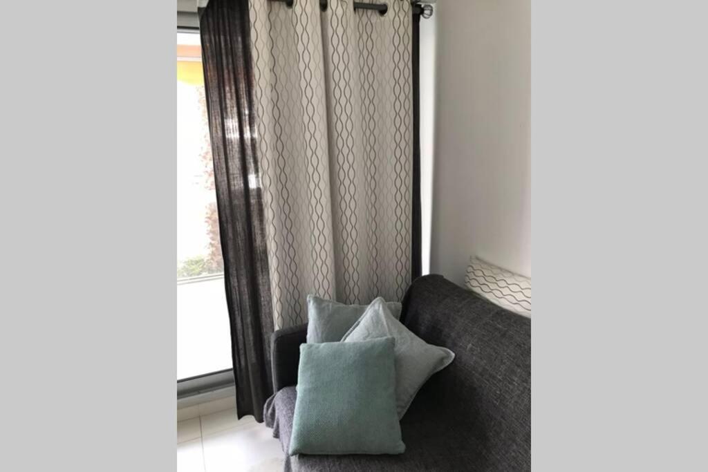 App Le Rocazur Avec Piscine Et Parking En Bord De Mer A 500M Du Centre Ville مينتون المظهر الخارجي الصورة
